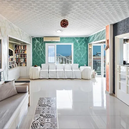 Apartment Private Sea View